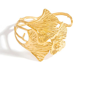Pulsera con Diseño de Hoja de Ginkgo, Chapada en Oro de 18k, Ajustable, Joyería para Mujer, Uso Diario - Product Image 5