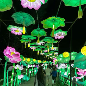 Lanterne LED Festive Colorée Personnalisée, Économie d'Énergie, Cadre en Acier, Télécommande, Étanche, Décoration Extérieure pour Allée - Product Image 5