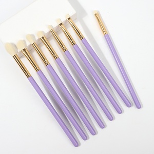 Haute qualité violet cheveux synthétiques <span class=keywords><strong>fard</strong></span> <span class=keywords><strong>à</strong></span> paupières 8 pièces manche en bois cosmétique personnalisé pinceaux de maquillage pour les yeux ensemble - Product Image 6