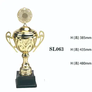 Trofeo de premios de Metal de estilo deportivo de fútbol ligero de tamaño personalizado promocional para recuerdo