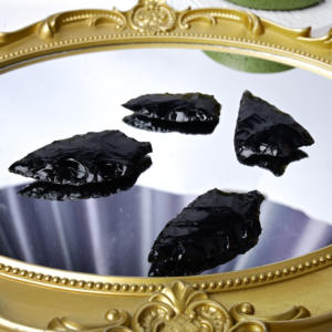 หัวลูกศรหินออบซิเดียนแกะสลักด้วยมือคุณภาพสูง หินคริสตัลสีดำธรรมชาติ จี้ห้อยคอ อุปกรณ์ทำเครื่องประดับ DIY สำหรับสร้อยคอ - Product Image 3