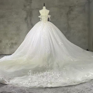 Robe de mariée moderne Wx106, coupe princesse, dos nu, décolleté cœur, style chapelle, élégante et romantique, coupe ajustée, haut de gamme, style palais, simple et raffinée. - Product Image 6