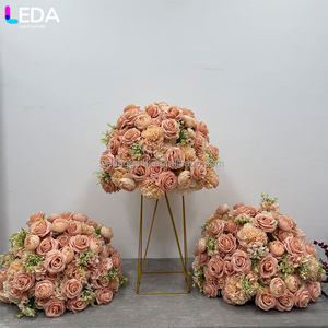 ของตกแต่งงานแต่งงาน LEDA รูปทรงกลม ทำด้วยมือจากผ้าไหมเนื้อนุ่ม ดอกไม้ประดิษฐ์สัมผัสเหมือนจริง สีแชมเปญ - Product Image 4