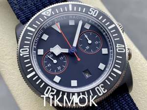 Montre mécanique chronographe en titane M+ Factory FXD pour homme avec verre saphir 42 mm - Product Image 3