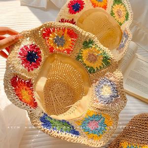 Chapeau Bob en Paille Creuse à Fleurs Colorées pour Femme, Protection Solaire Respirante pour l'Été à la Plage - Product Image 2