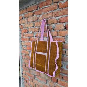 Bolsa de Viaje Acolchada de Algodón, Hecha a Mano con Estampado Tradicional, Elegante, Resistente y Ligera - Product Image 5