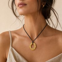 Collier en acier inoxydable plaqué or de haute qualité avec chaîne torsadée et pendentif cercle, design personnalisé, vente en gros, prêt à expédier