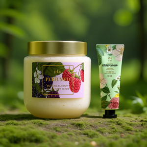 Exfoliante Corporal Perfumado Plu con Aroma a Bayas Botánicas 500g con Jabón Fleur 30g Cuidado Diario de la Piel para Todo Tipo de Piel - Product Image 3