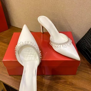 Escarpins à talon aiguille en satin champagne à bout pointu et bride arrière, ornés de franges en cristal, élégants pour mariage, mariée, soirée et cérémonie - Product Image 5