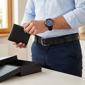 Set Regalo Premium per Uomo: Cintura in Pelle di Lusso, Portafoglio e Orologio al Quarzo con Quadrante Blu, Confezione Regalo 3-in-1 per <span class=keywords><strong>Padre</strong></span> - Product Image 4