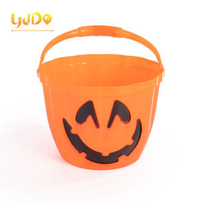 Secchiello per Caramelle a Forma <span class=keywords><strong>di</strong></span> Zucca per <span class=keywords><strong>Halloween</strong></span> con Manico Luminoso e Luci LED Lampeggianti (Arancione/Verde/Viola) Alimentato da 3 Batterie AAA per <span class=keywords><strong>Decorazioni</strong></span> Esterne - Product Image 1