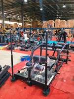 Machine à glute lunge à charge libre pour salle de sport professionnelle, entraîneur de squat Sissy avec doubles barres de guidage, supports de bandes et fonction Reverse Lunge