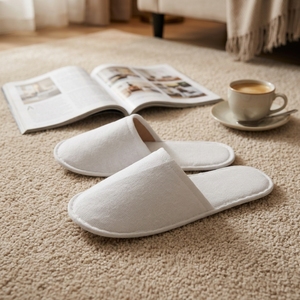 Chaussons jetables d'<span class=keywords><strong>hôtel</strong></span> confortables, respirants, en tissu brossé doux, antidérapants, semelle à motif vague d'<span class=keywords><strong>eau</strong></span>, articles de toilette pour <span class=keywords><strong>hôtel</strong></span> - Product Image 1