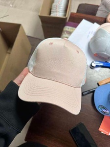 Casquettes Trucker Personnalisées en Gros avec Logo Brodé, Casquettes Courbées 5 Panneaux en Sergé et Maille, Écussons et Logos Personnalisés Courants - Product Image 3