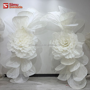 Luxuriöse Bühnendekoration: Große Organza-Imitation, Dekorative Requisiten, Schaufenster-Deko, Künstliche Engelsflügel-Feder-Dekoration - Product Image 5