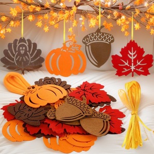 Adornos de Fieltro para el Día de Acción de Gracias, Hoja de Arce, Calabaza, Bollo, Pavo, Decoración Colgante para Interiores y Exteriores, 4 Diseños Cada Uno - Product Image 1