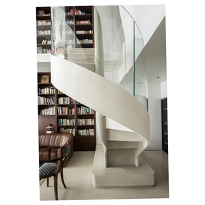 Escaliers en spirale sur mesure avec matériaux mixtes, marches en <span class=keywords><strong>bois</strong></span> massif, poutre en acier noir et balustrade en verre - Product Image 3