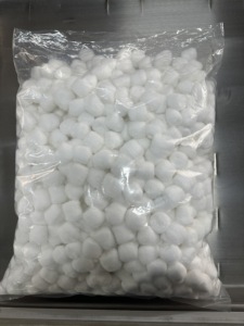 Kalti Suministros Dentales, Bolas de Algodón Médicas Clase I sin Olor, 500g/Bolsa - Product Image 2