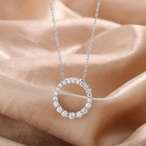 Kalung Liontin Moissanite Adodo Factory Fine Jewelry, Potongan Bulat Ukuran Gradasi 3MM VVS GRA, Perak S925 Berlapis Emas Putih - Product Image 1