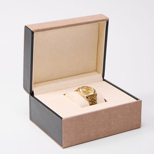 <span class=keywords><strong>Caja</strong></span> <span class=keywords><strong>de</strong></span> <span class=keywords><strong>Reloj</strong></span> Cuadrada <span class=keywords><strong>de</strong></span> Madera <span class=keywords><strong>de</strong></span> Lujo JANSSE, con Inserto <span class=keywords><strong>de</strong></span> Gamuza, Almacenamiento Premium para Relojes, Ecológica, Sostenible y Resistente al Agua - Product Image 2