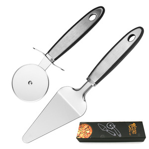 Juego de 2 Utensilios para Pizza de Primera Calidad, Cortador de Acero Inoxidable y Espátula con Mango Ergonómico de Agarre Suave para Hornear en Casa - Product Image 6
