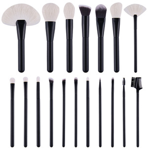 18pcs Nano Fiber Synthetic Hair Makeup Brush Set Black Wood Handle Soft Flat Fan Face Eye Powder Eyeshadow Cosmetic Brushes - Product Image 1