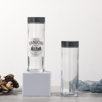 Pot à boisson en verre transparent de 137 ml avec couvercle noir mat pour l'eau, les jus et les boissons infusées