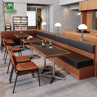 Ensemble de mobilier commercial sur mesure pour restaurant : Table à manger carrée avec chaises en cuir PU pour hôtel, café, restaurant, et banquette.