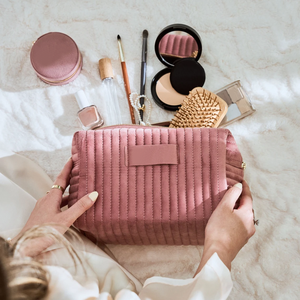 Regali fantastici borsa personalizzata <span class=keywords><strong>per</strong></span> il trucco in velluto con Logo dorato pochette alla moda accessori <span class=keywords><strong>cosmetici</strong></span> regalo personalizzato <span class=keywords><strong>per</strong></span> la mamma - Product Image 4