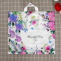 Sac en poly personnalisé poignées à boucle souple LDPE/HDPE fourre-tout sac en plastique à provisions avec logo propre pour l'emballage de vêtement