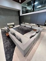 Canapé d'angle en L de style italien, design moderne et luxueux, idéal pour les petits et grands salons