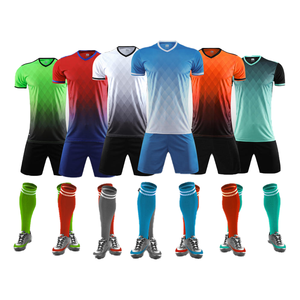 Conjunto de Fútbol de Verano de Alta Calidad a Precio Bajo al por Mayor, Conjunto de <span class=keywords><strong>Camiseta</strong></span> de <span class=keywords><strong>Entrenamiento</strong></span> de Fútbol para Hombre de Color Sólido - Product Image 6