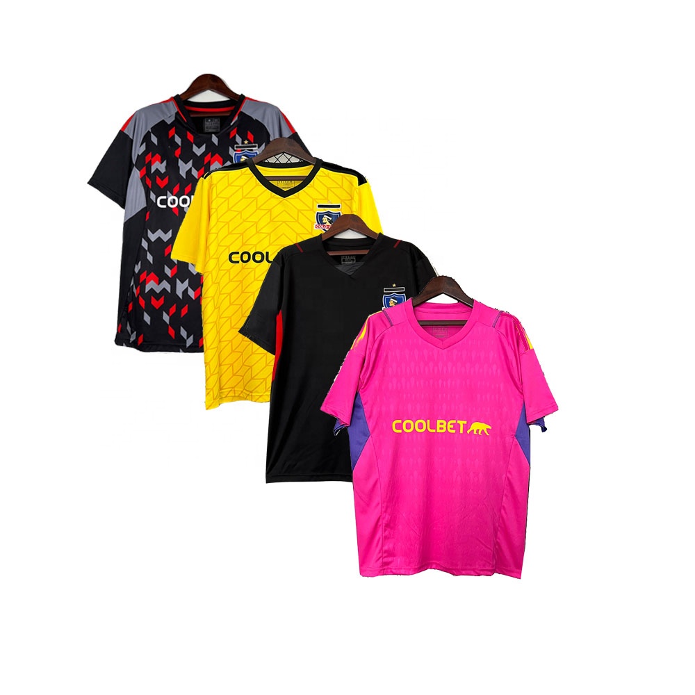 Camiseta de fútbol chileno asociada a apuestas deportivas en CoolBet