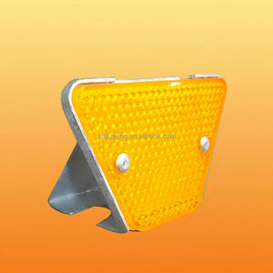 Delineatore Stradale Barriera di Sicurezza Riflettente Bianco ad Alta Intensità Prismatico in Alluminio Rivestito in <span class=keywords><strong>PVC</strong></span> <span class=keywords><strong>Guardrail</strong></span> Luminoso per Autostrada - Product Image 1