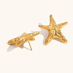 <span class=keywords><strong>Boucles</strong></span> <span class=keywords><strong>d</strong></span>'<span class=keywords><strong>oreilles</strong></span> tendance étoile de mer pour femmes en <span class=keywords><strong>or</strong></span> <span class=keywords><strong>18</strong></span> <span class=keywords><strong>carats</strong></span> et acier inoxydable style mignon avec rhodium et zircon vente en gros - Product Image 3