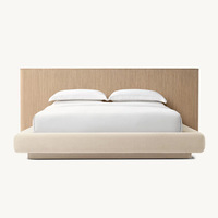 Lit à plateforme de luxe en chêne massif rainuré style RH Byron, avec tête de lit extra large, idéal pour chambre principale de villa ou projet personnalisé