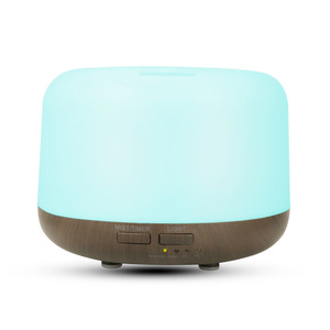 Difusor de Aromas Simple de 0.5L, Humidificador Ultrasónico con Diseño de Madera Clara para Uso en el Hogar, Dormitorio, Oficina y Escritorio - Product Image 3