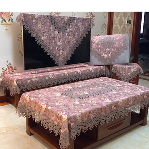 Set di Tovaglie in Pizzo Floreale per Tavolino da Caffè, Mobile TV e Sedia - Copertura per Mobili con Bordo Smerlato Ricamato a Rose Rosa Beige - Product Image 4