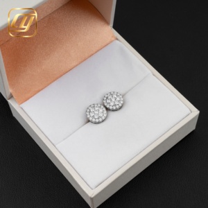 Boucles d'oreilles clous de luxe pour femme en moissanite plaqué or 18 carats, taille brillant rond, sertissage à griffes, bijoux de mariage - Product Image 6