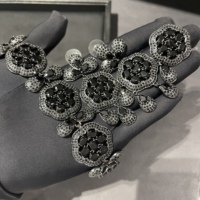 Ensemble de bijoux TIANSHE noir, style euro-américain vintage, comprenant une bague à fleurs, des boucles d'oreilles pendantes et un bracelet, 3 pièces pour femmes