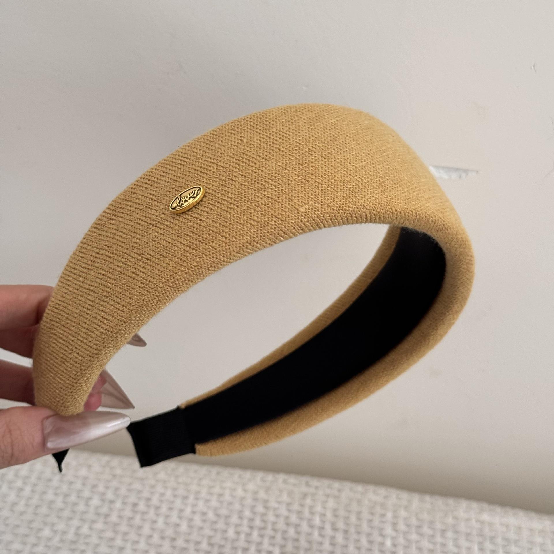 สีเหลือง