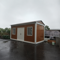 Maison conteneur portable à toit incliné, structure en acier stable pour abri d'urgence, logement temporaire extérieur