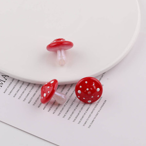 Cuentas acrílicas de hongo con lunares rojos para hacer joyas, accesorios de bricolaje, suministros de manualidades de forma redonda de 10mm - Product Image 1