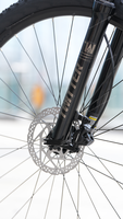 MT390 AL6061 Aluminium-Legierung Mountainbike 29*2,1 Zoll SHI MANO CUES 9S TEKTRO Hydraulische Scheibenbremsen 13,6KG Leichtgewicht Hardtail