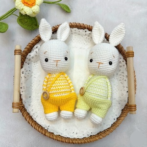 Bambola in Filato Lavorata a Mano, Giocattolo in Maglia, Coppia di Coniglietti 'Goodnight Rabbit' all'Uncinetto - Product Image 3