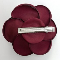 Pince à cheveux personnalisée en tissu satiné de 9 cm avec rose en satin superposée pour accessoire de coiffure, emballage cadeau pour vêtements