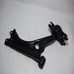คอนโทรลอาร์มล่าง 51350-T24-T10 สำหรับฮอนด้า ซีวิค 22- อะไหล่ทดแทนใหม่ - Product Image 1
