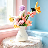 Jouet en peluche créatif personnalisé OEM ODM en forme de vase à fleurs et d'insectes, poupée pour arrangement floral, jolie décoration de table, célébrité d'Internet
