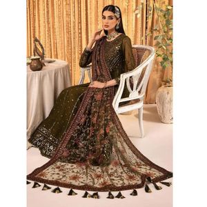 Maxi robe en mousseline de soie brodée et ornée à la main pour femmes - Product Image 3