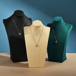 แท่นโชว์สร้อยคอหนัง PU แบบ H-neck พร้อมกล่องเก็บเครื่องประดับคุณภาพสูงบุด้วยผ้ากำมะหยี่ เหมาะสำหรับจัดแสดงสินค้าในงานไลฟ์สดหรือตลาดกลางคืน - Product Image 2